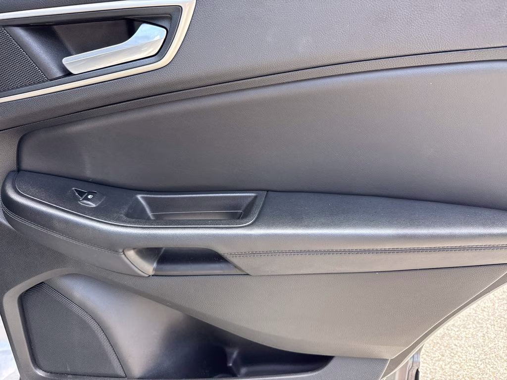 2024 Gray Metallic Ford Edge SEL AWD SUV