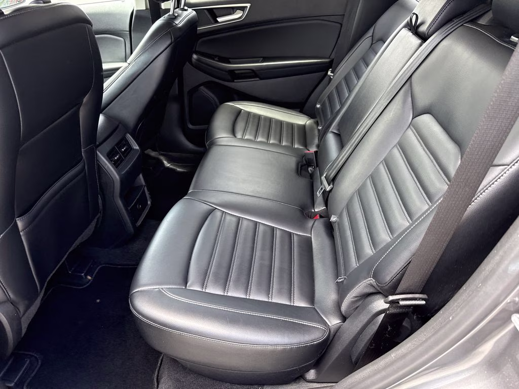2024 Gray Metallic Ford Edge SEL AWD SUV