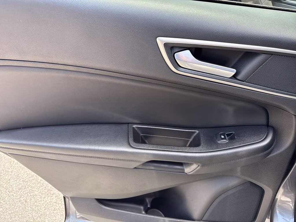 2024 Gray Metallic Ford Edge SEL AWD SUV