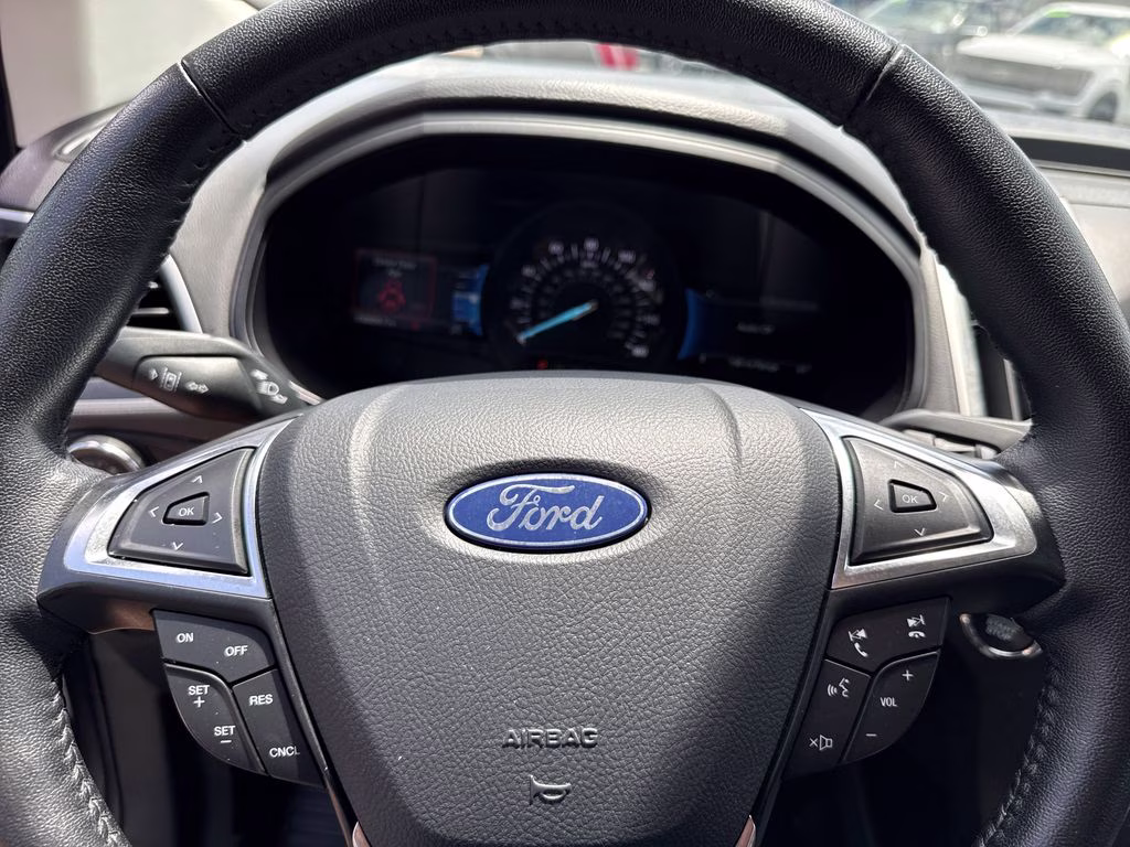 2024 Gray Metallic Ford Edge SEL AWD SUV