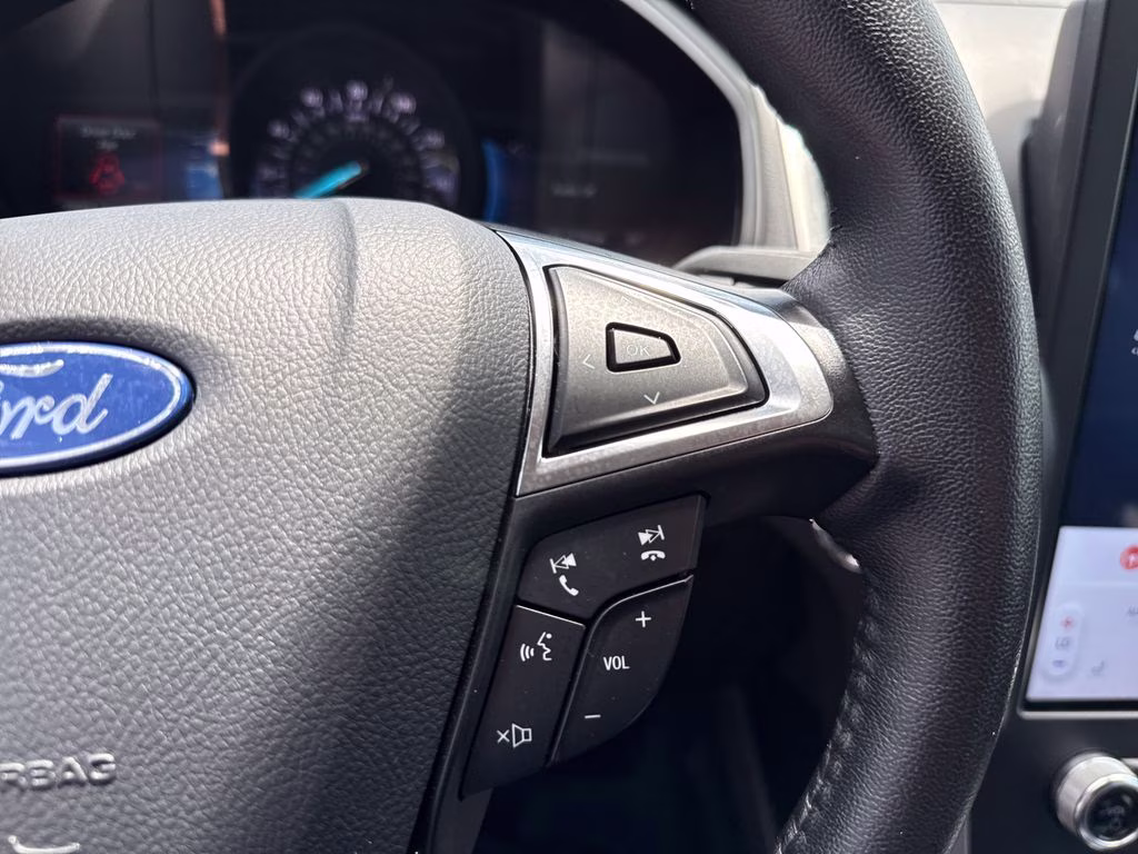 2024 Gray Metallic Ford Edge SEL AWD SUV