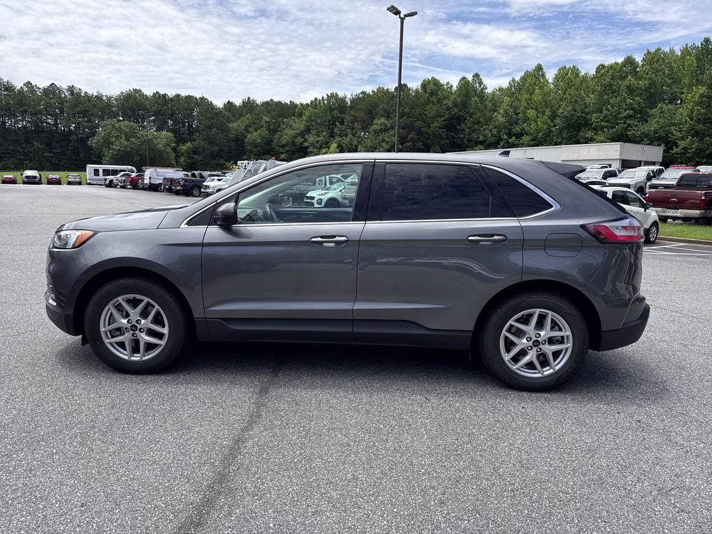 2024 Gray Metallic Ford Edge SEL AWD SUV