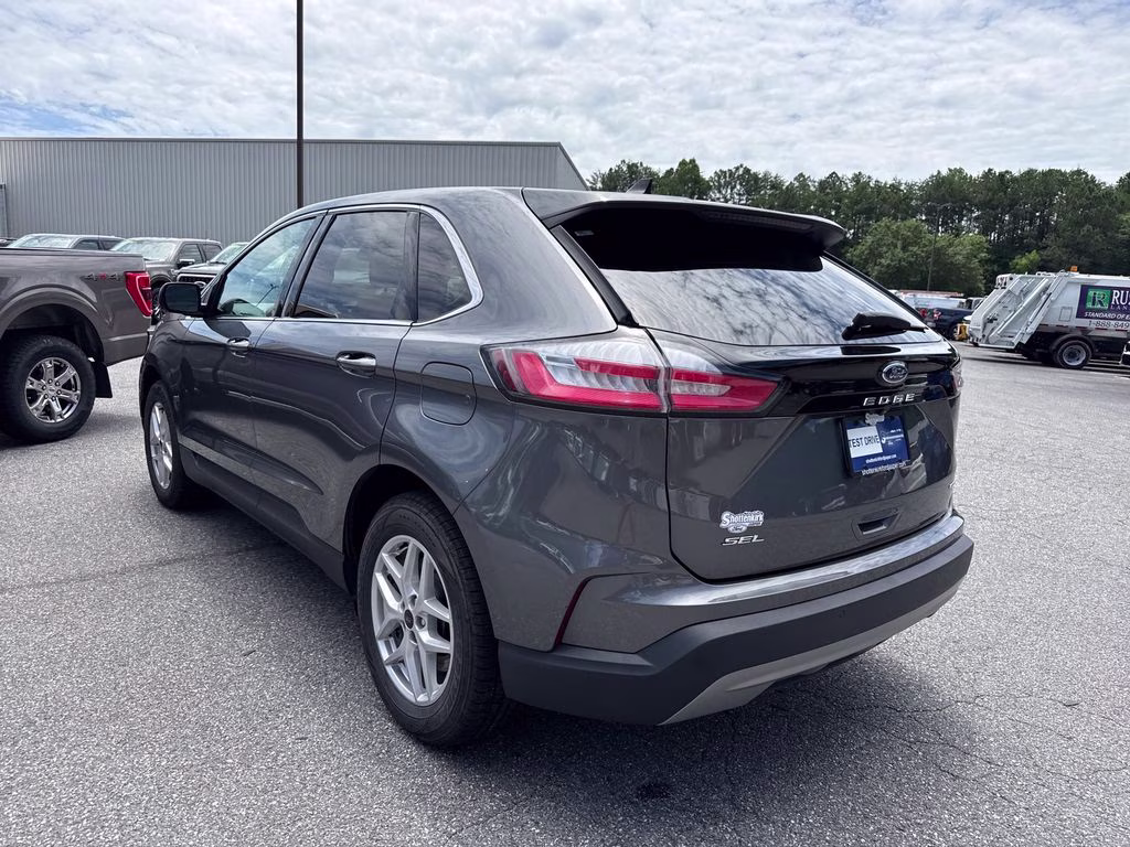 2024 Gray Metallic Ford Edge SEL AWD SUV