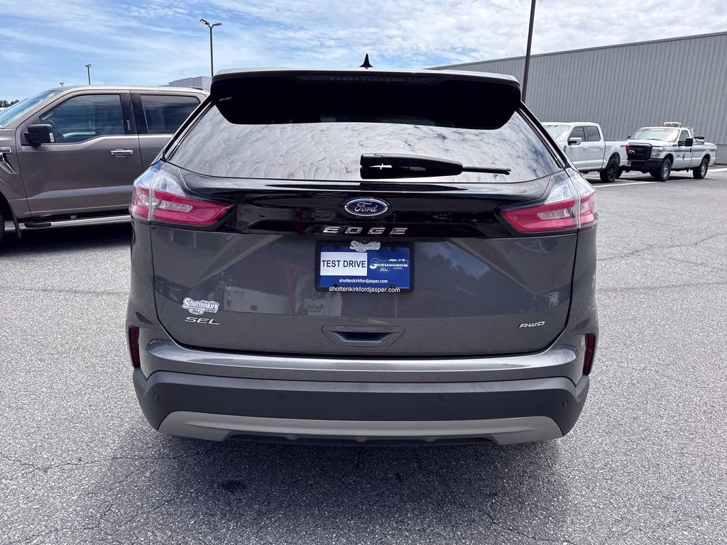 2024 Gray Metallic Ford Edge SEL AWD SUV
