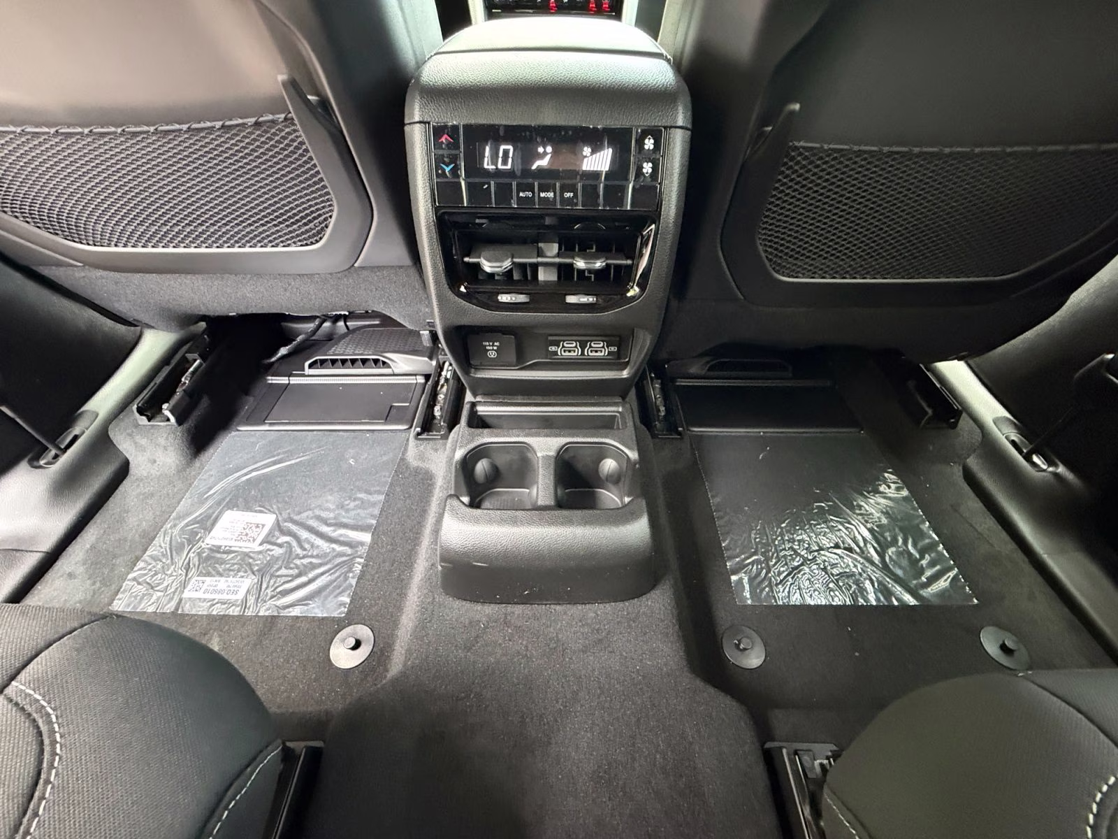 2026 Diamond Black Crystal Pearlcoat Jeep Grand Cherokee L Laredo 4X4 SUV
