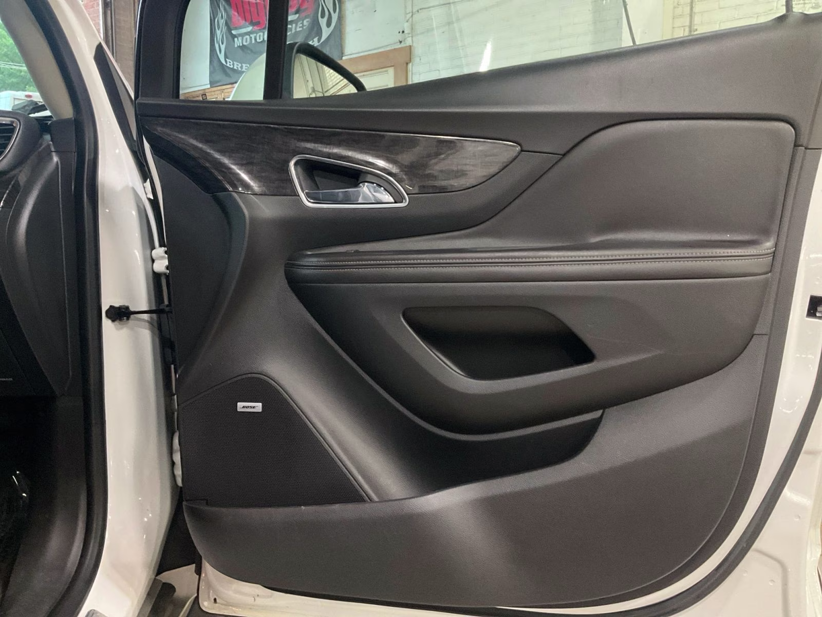 2015 White Pearl Metallic Buick Encore Premium AWD SUV