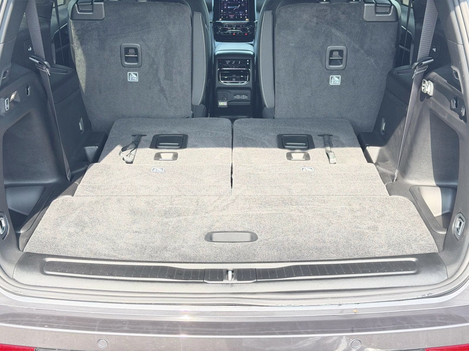 2026 Baltic Gray Metallic Clearcoat Jeep Grand Cherokee L Laredo 4X4 SUV