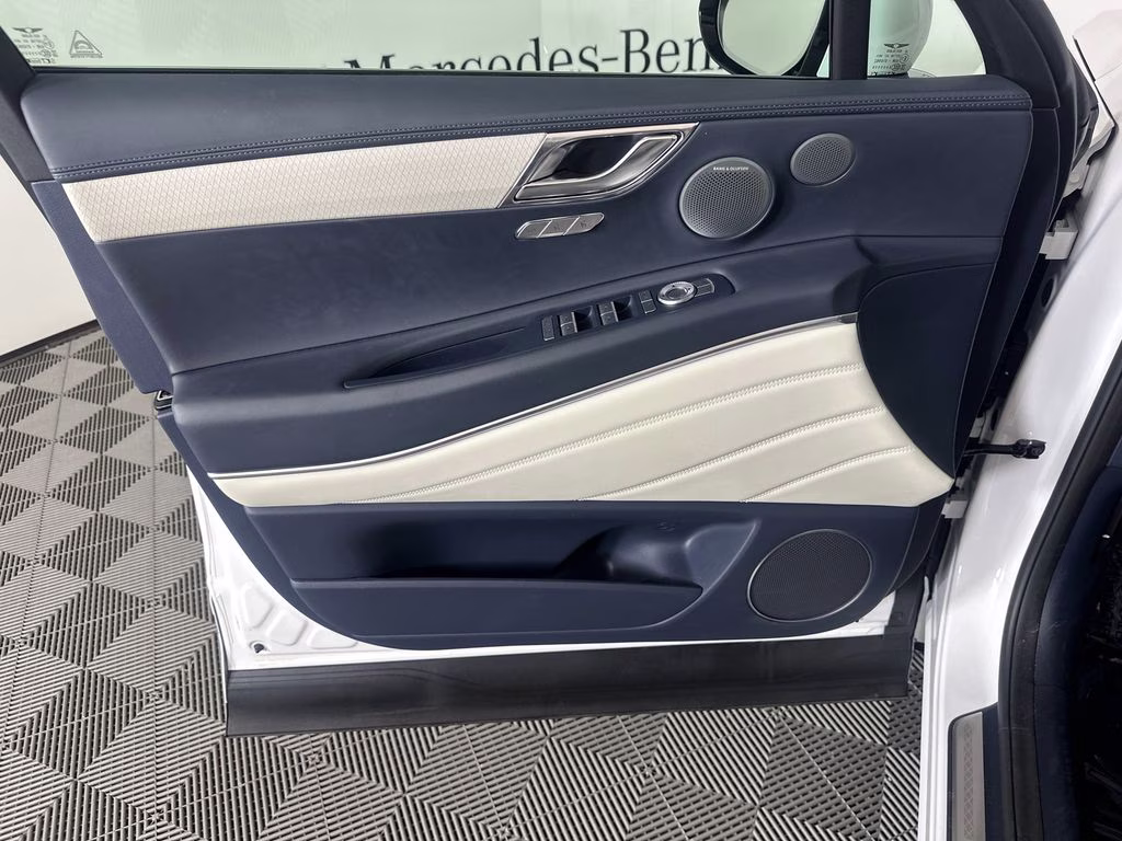 2025 Uyuni White Genesis GV80 3.5T Prestige AWD SUV