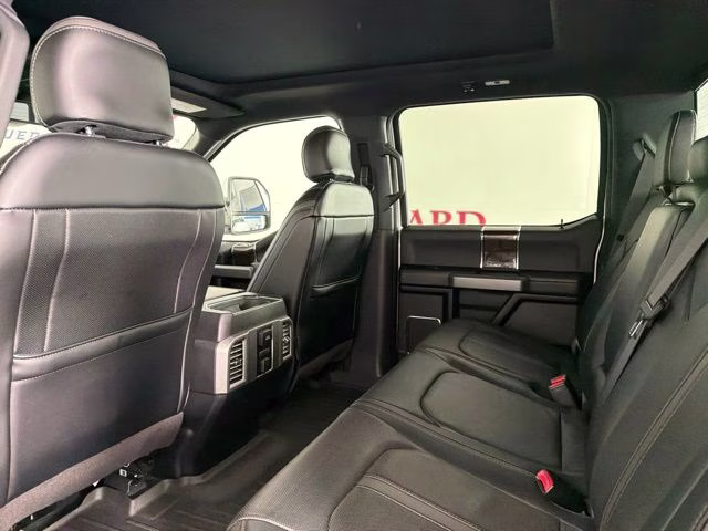 2017 White Platinum Clearcoat Metallic Ford Super Duty F-350 SRW Platinum 4X4 Truck