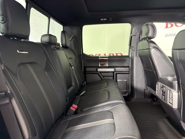 2017 White Platinum Clearcoat Metallic Ford Super Duty F-350 SRW Platinum 4X4 Truck