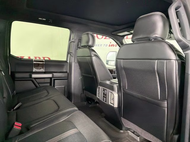 2017 White Platinum Clearcoat Metallic Ford Super Duty F-350 SRW Platinum 4X4 Truck