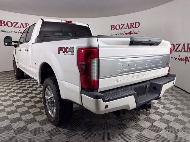 2017 White Platinum Clearcoat Metallic Ford Super Duty F-350 SRW Platinum 4X4 Truck