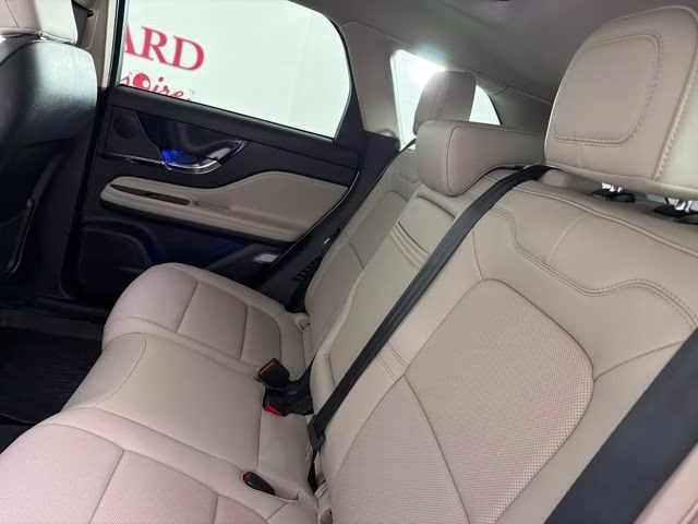 2025 White Metallic Lincoln Corsair Plug-In Hybrid Grand Touring AWD SUV
