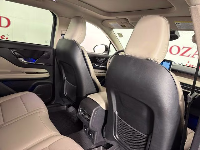 2025 White Metallic Lincoln Corsair Plug-In Hybrid Grand Touring AWD SUV