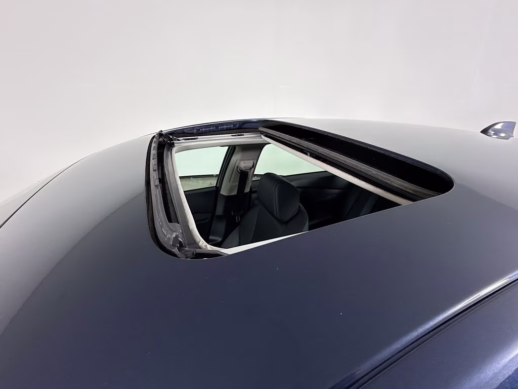 2023 Blue Honda Accord Hybrid EX-L FWD Sedan
