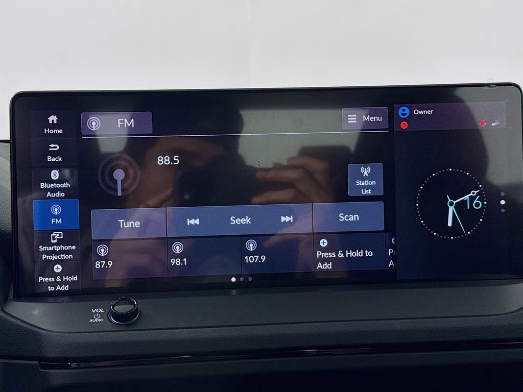 2023 Blue Honda Accord Hybrid EX-L FWD Sedan