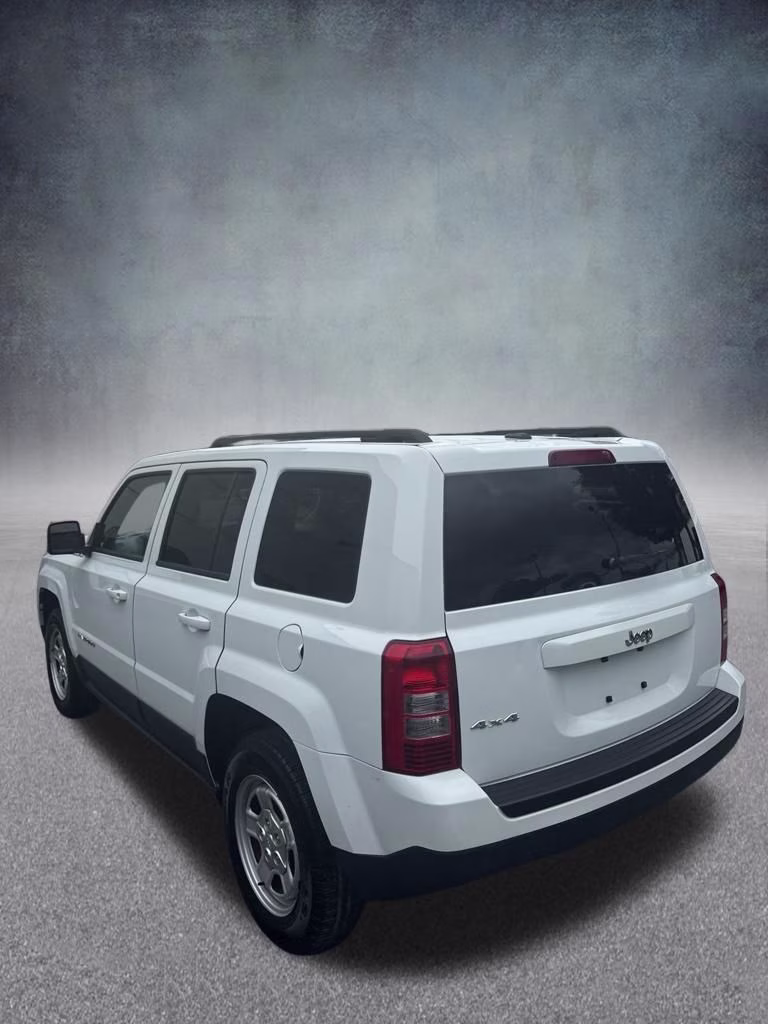 2016 Bright White Clearcoat Jeep Patriot Sport 4X4 SUV