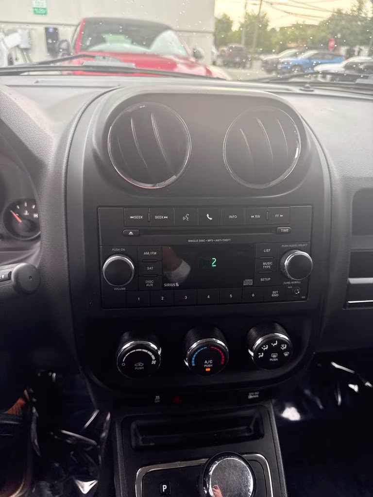 2016 Bright White Clearcoat Jeep Patriot Sport 4X4 SUV