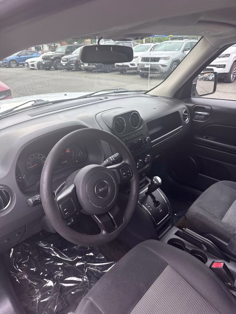2016 Bright White Clearcoat Jeep Patriot Sport 4X4 SUV