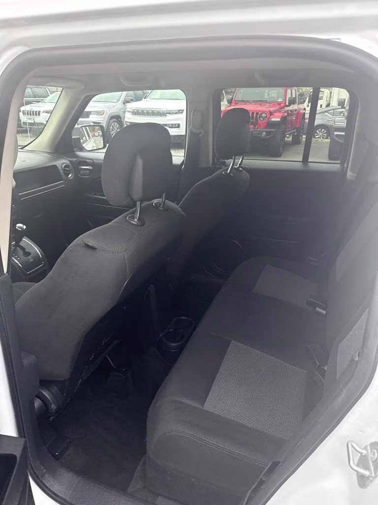 2016 Bright White Clearcoat Jeep Patriot Sport 4X4 SUV