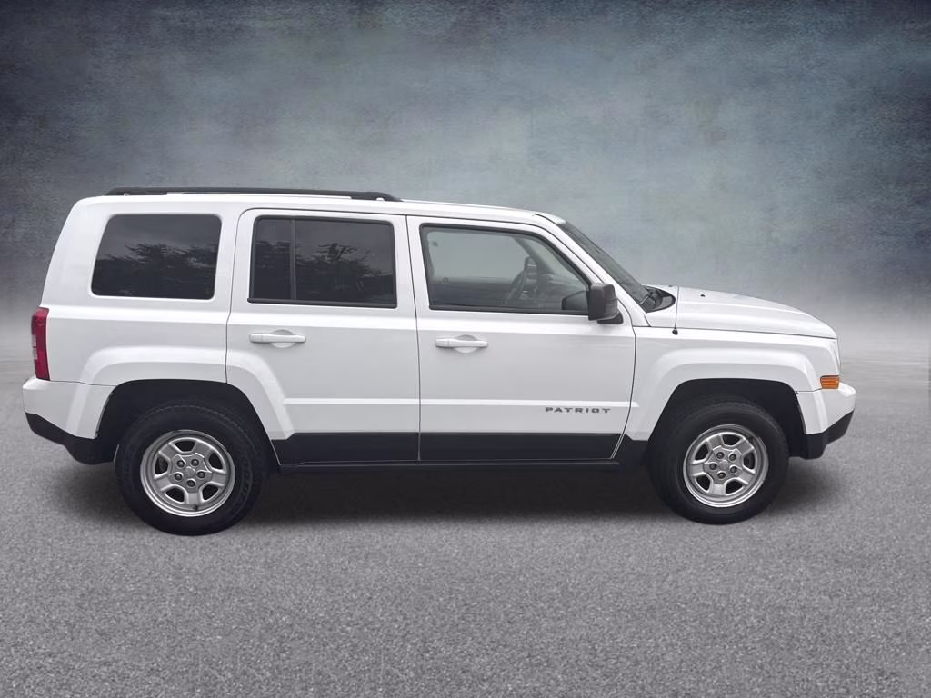 2016 Bright White Clearcoat Jeep Patriot Sport 4X4 SUV