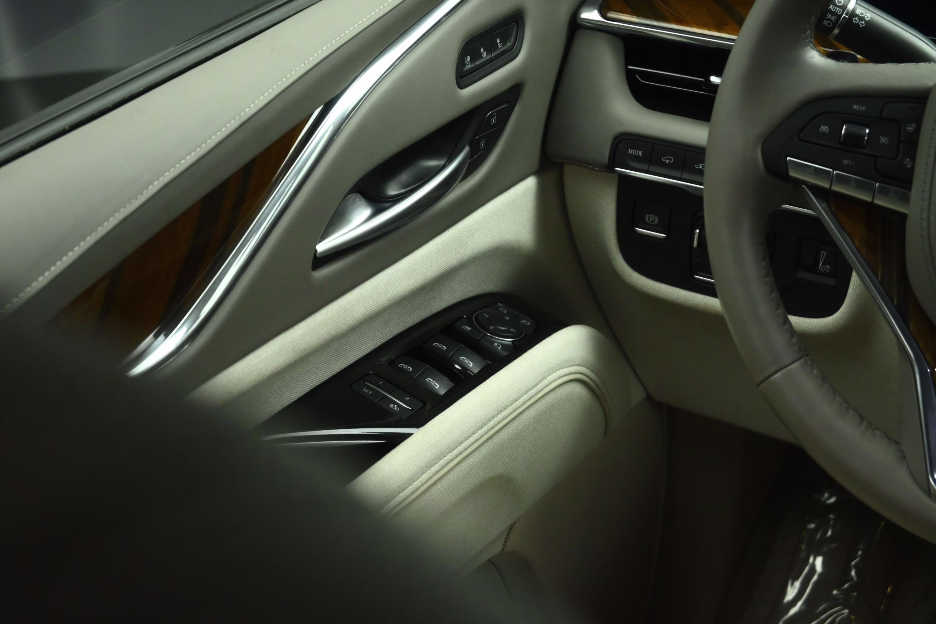 2024 Crystal White Tricoat Cadillac Escalade Sport Platinum RWD SUV