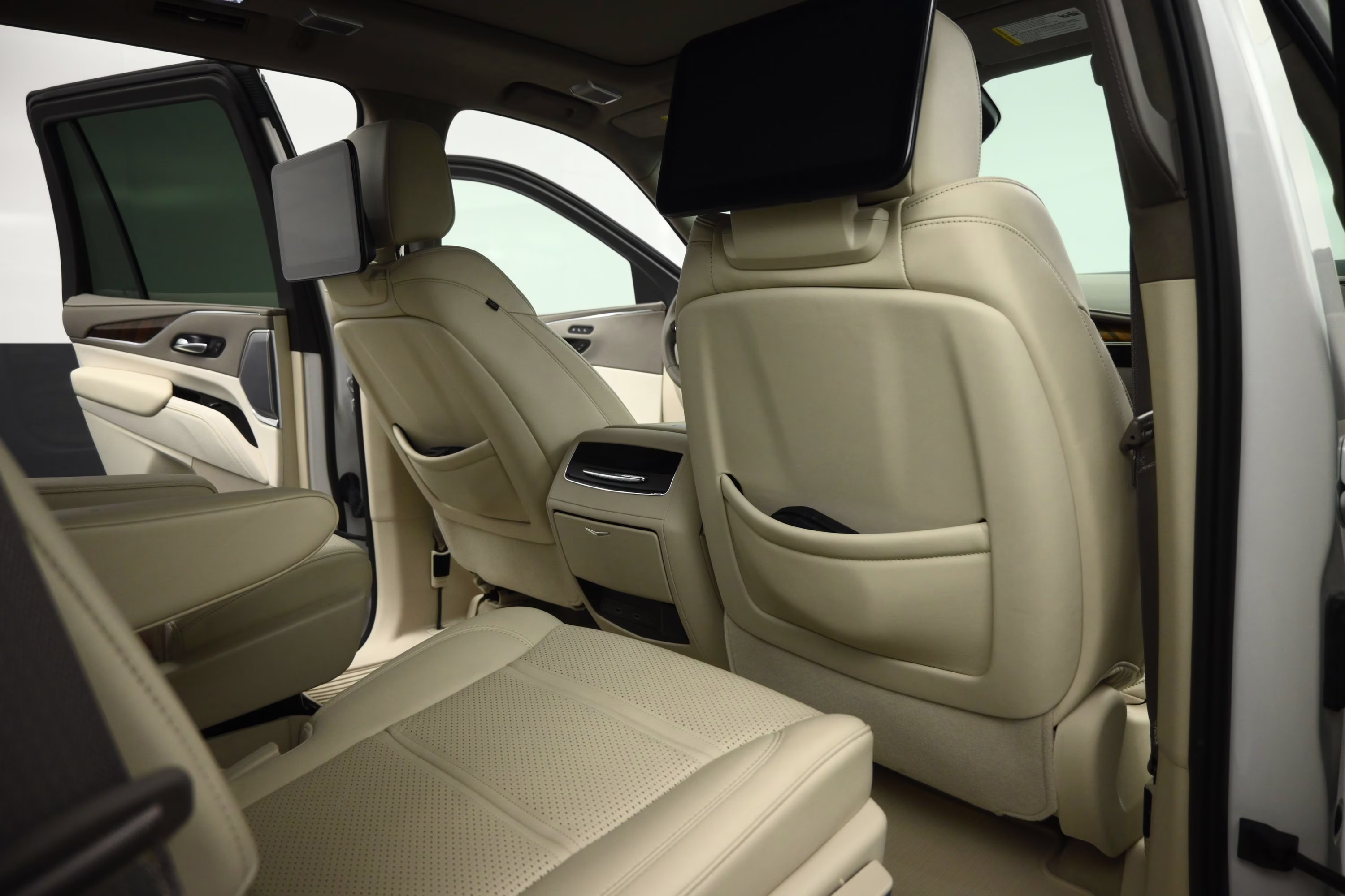2024 Crystal White Tricoat Cadillac Escalade Sport Platinum RWD SUV
