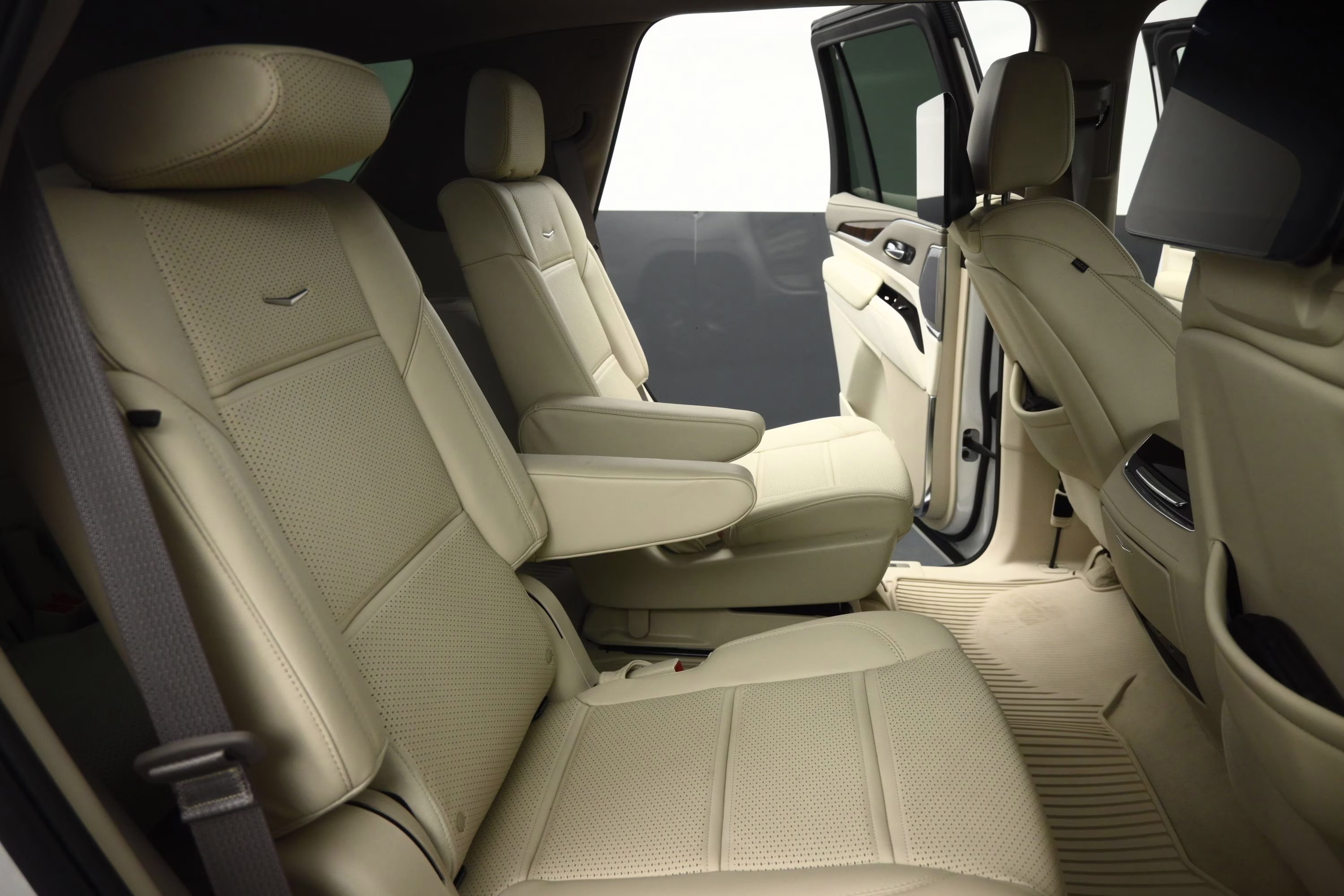 2024 Crystal White Tricoat Cadillac Escalade Sport Platinum RWD SUV