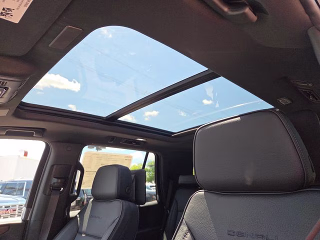 2026 Summit White GMC Yukon Denali 4X4 SUV