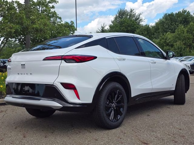 2026 Summit White Buick Envista Sport Touring FWD SUV