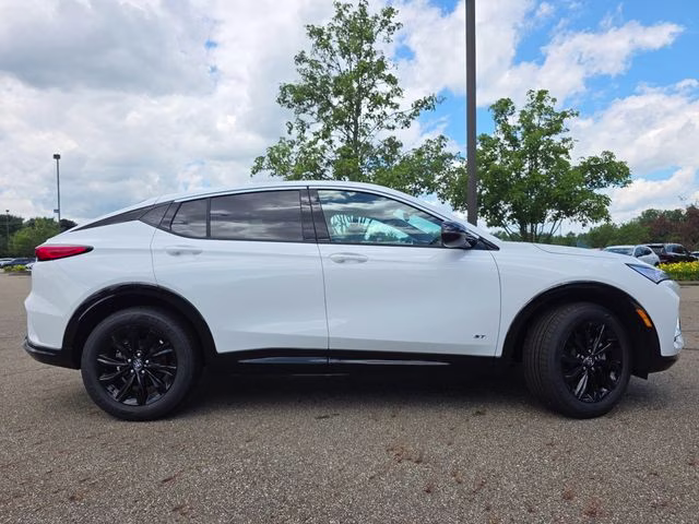 2026 Summit White Buick Envista Sport Touring FWD SUV