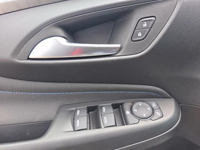 2026 Summit White Buick Envista Sport Touring FWD SUV