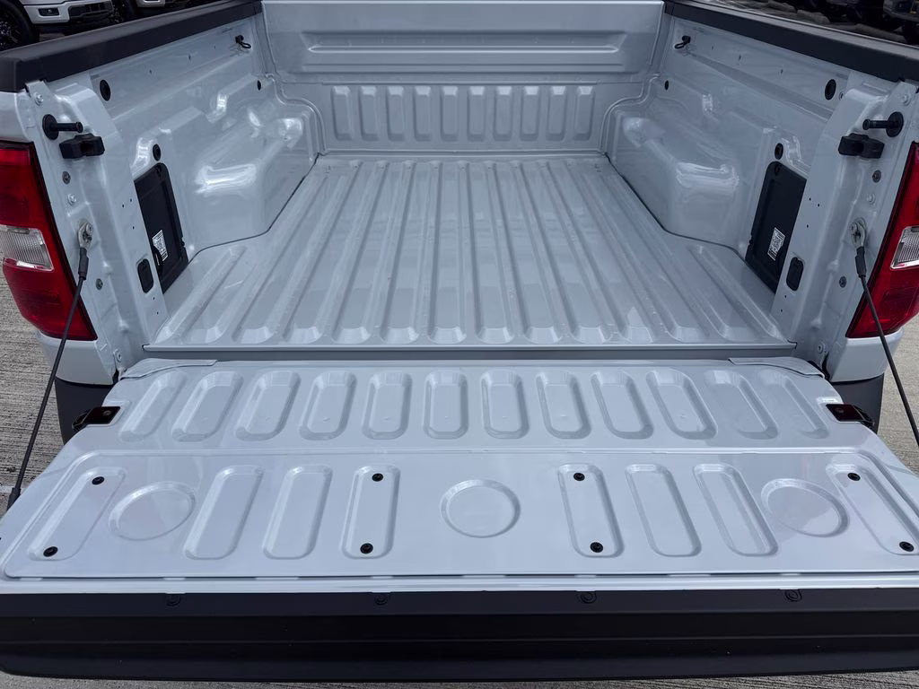 2026 Space White Metallic Ford Maverick XL FWD Truck