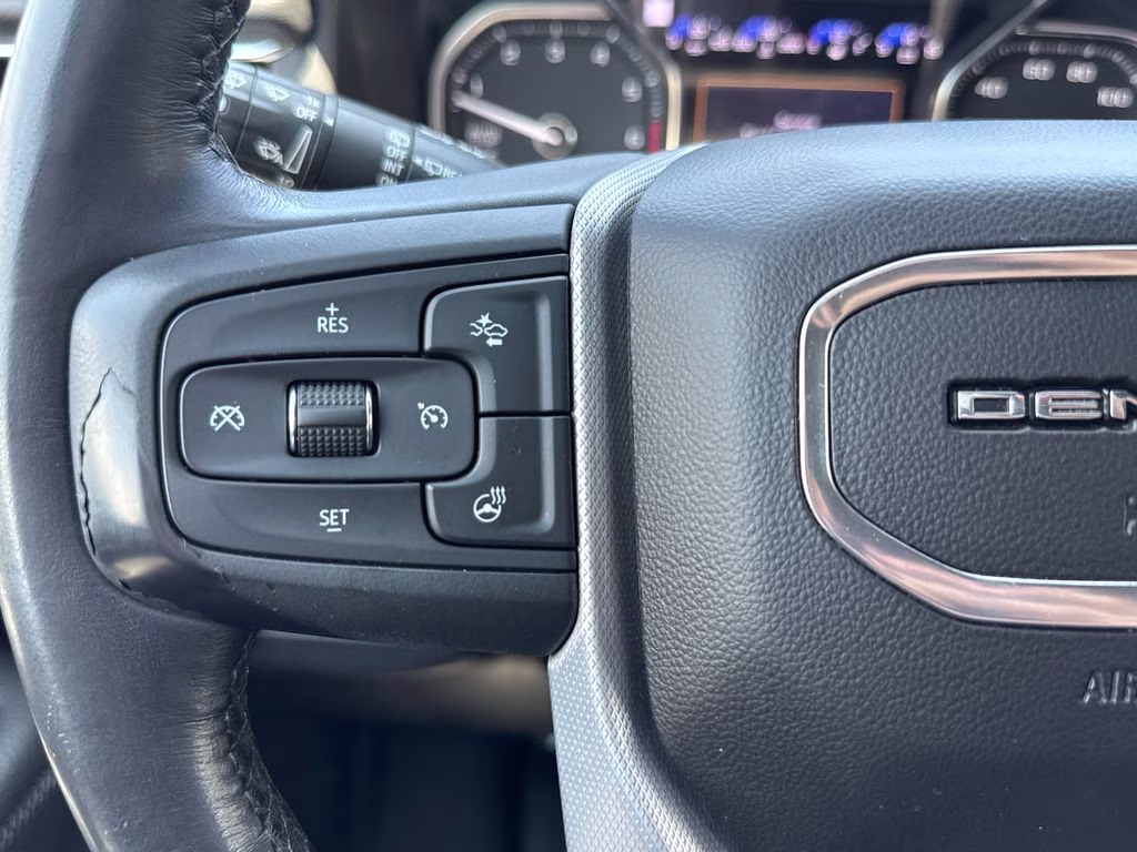 2021 White Frost Tricoat GMC Yukon Denali RWD SUV