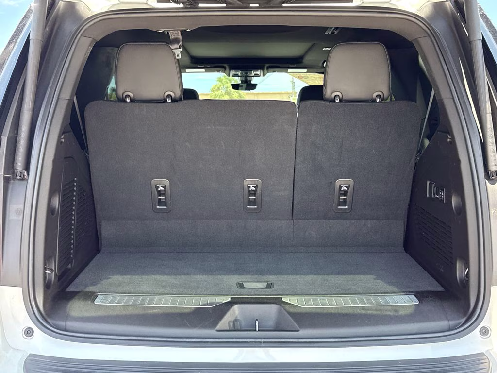 2021 White Frost Tricoat GMC Yukon Denali RWD SUV