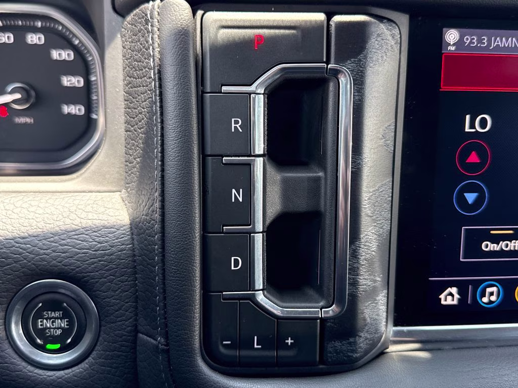2021 White Frost Tricoat GMC Yukon Denali RWD SUV