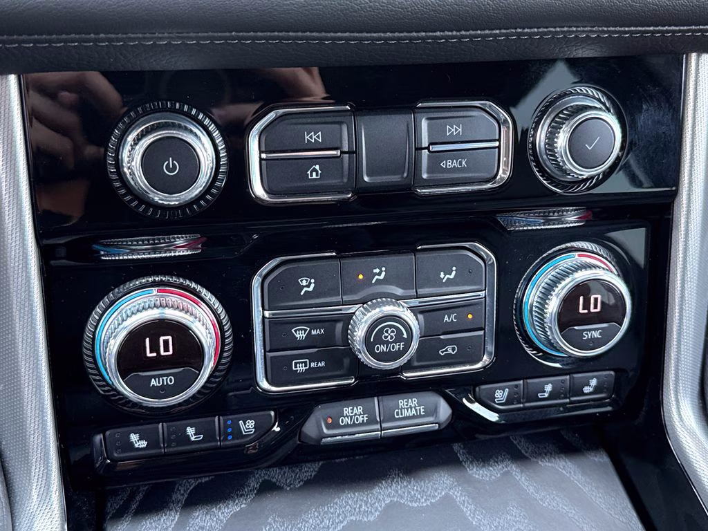 2021 White Frost Tricoat GMC Yukon Denali RWD SUV