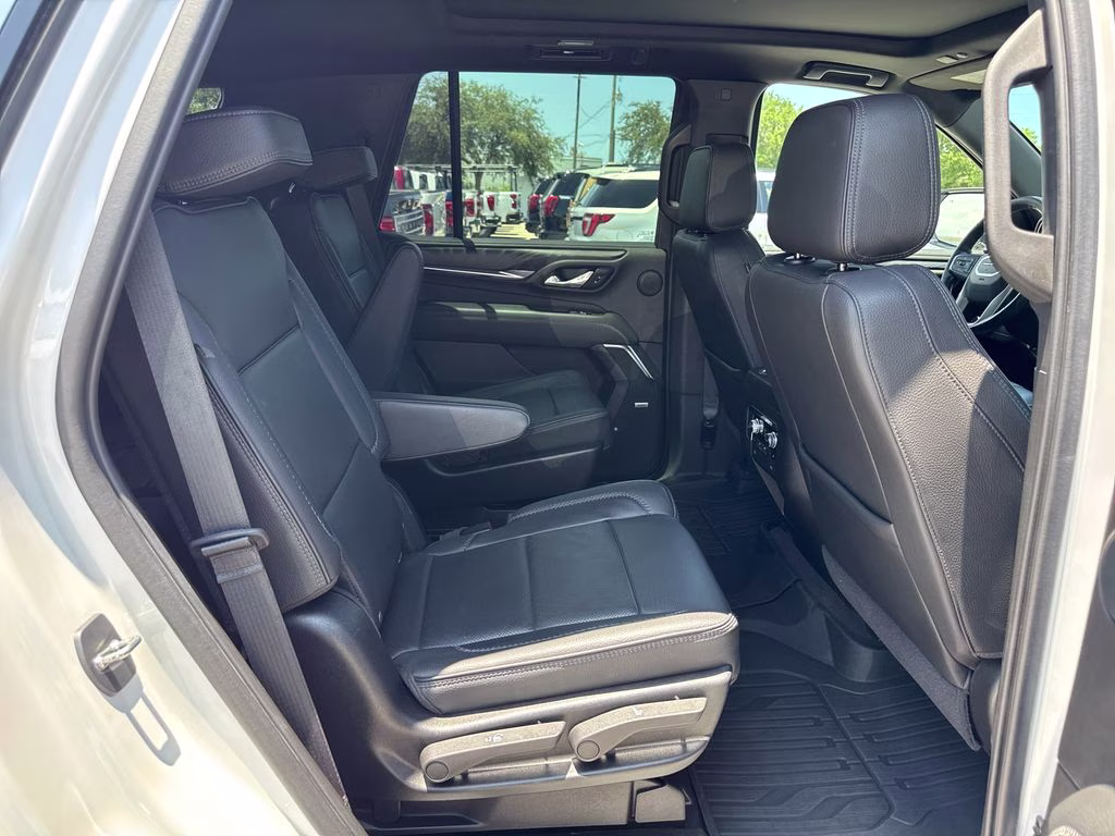 2021 White Frost Tricoat GMC Yukon Denali RWD SUV