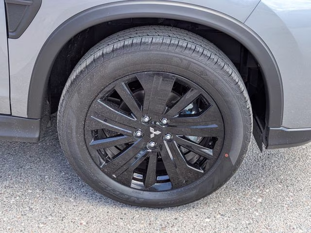 2026 Mercury Gray Metallic Mitsubishi Outlander Sport 2.0 LE 4X4 SUV