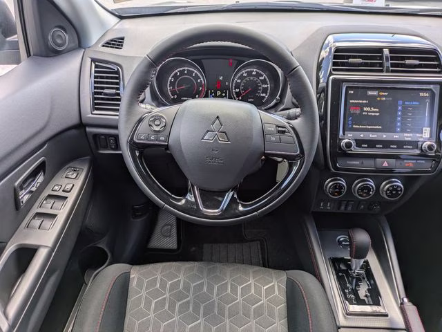 2026 Mercury Gray Metallic Mitsubishi Outlander Sport 2.0 LE 4X4 SUV