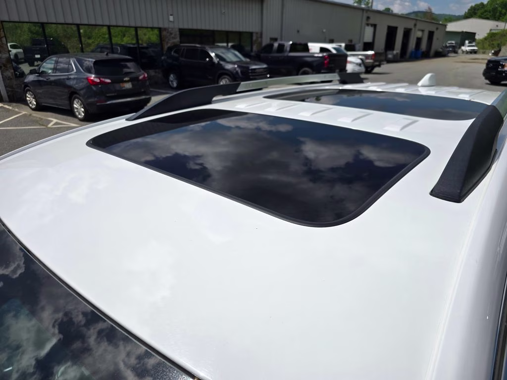 2023 Summit White GMC Acadia Denali AWD SUV