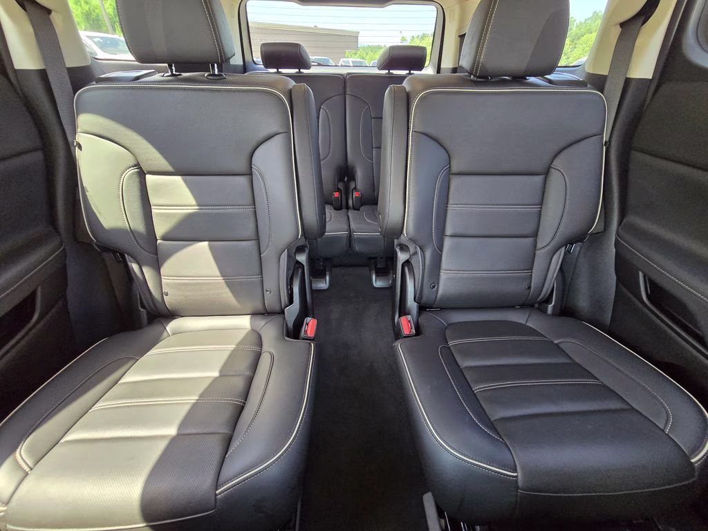 2023 Summit White GMC Acadia Denali AWD SUV