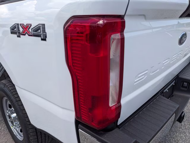 2026 Oxford White Ford Super Duty F-250 SRW XL 4X4 Truck