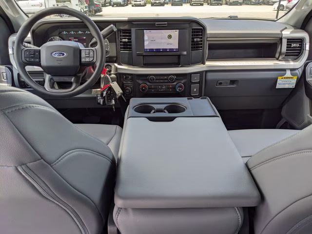 2026 Oxford White Ford Super Duty F-250 SRW XL 4X4 Truck