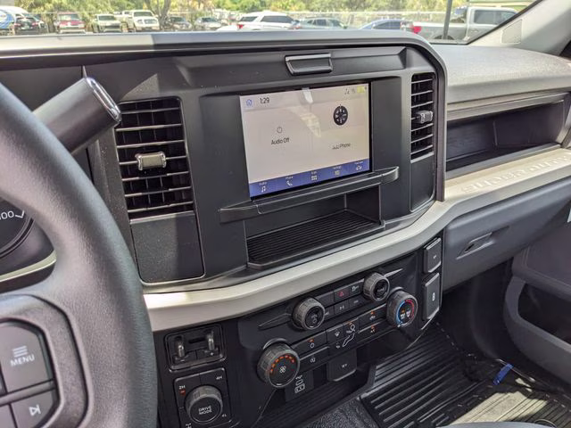 2026 Oxford White Ford Super Duty F-250 SRW XL 4X4 Truck