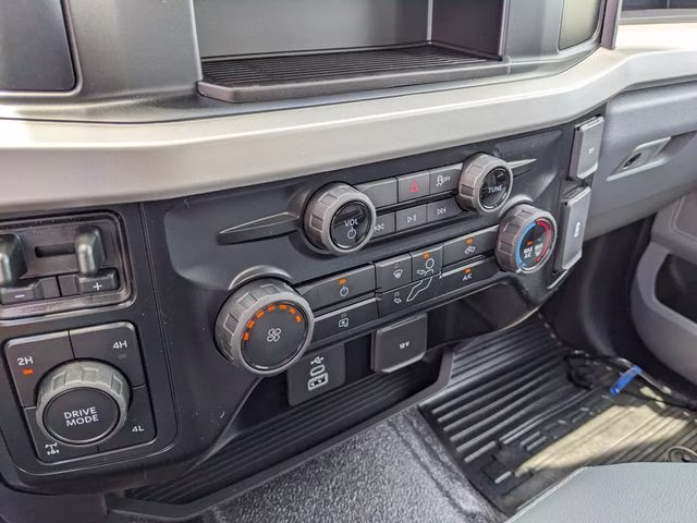 2026 Oxford White Ford Super Duty F-250 SRW XL 4X4 Truck