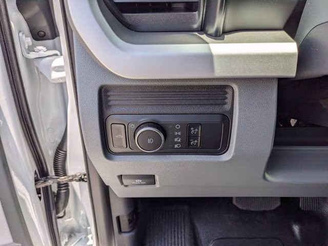 2026 Oxford White Ford Super Duty F-250 SRW XL 4X4 Truck