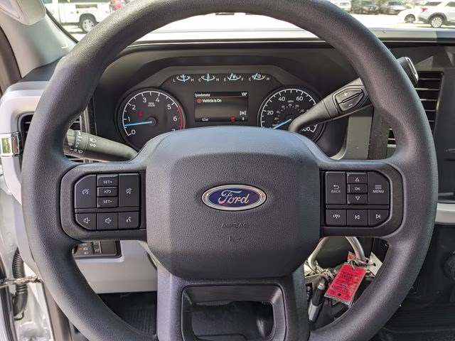 2026 Oxford White Ford Super Duty F-250 SRW XL 4X4 Truck