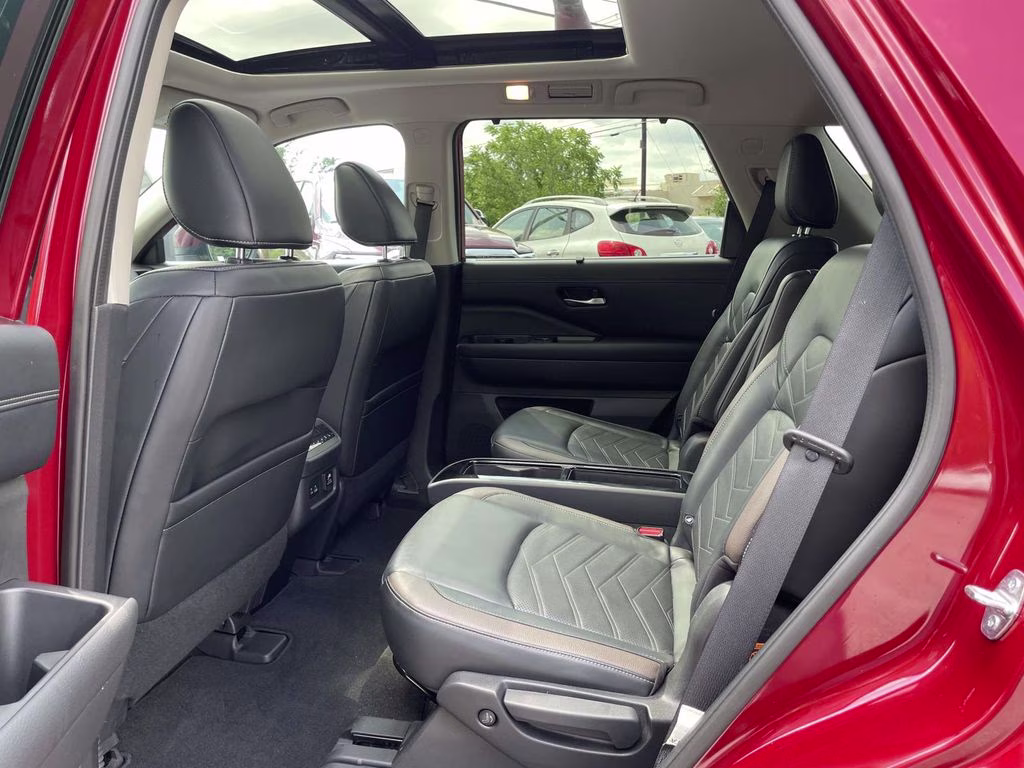 2022 Scarlet Ember Tintcoat Nissan Pathfinder Platinum FWD SUV