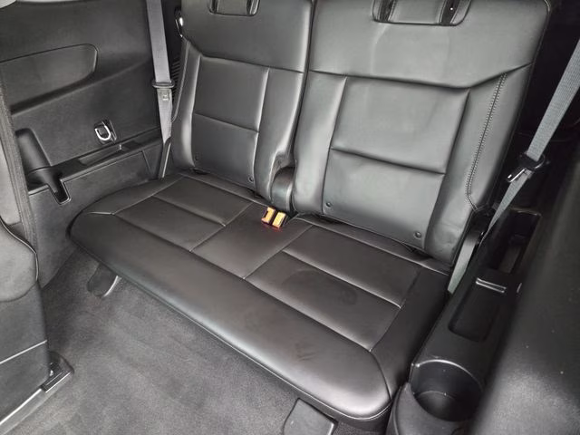 2024 White Metallic Ford Explorer XLT RWD SUV